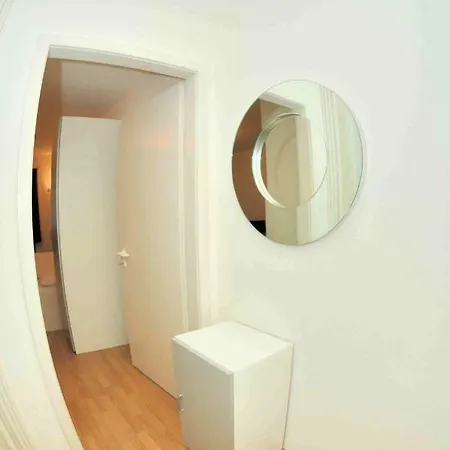 Cozy Near Station - Crown 38 Zurich